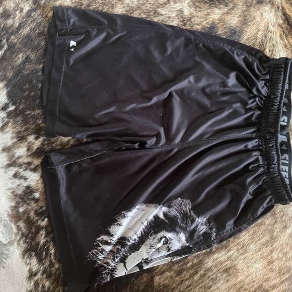 Shorts - Picture 4 of 4